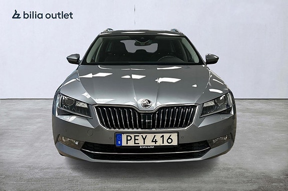 Skoda Superb 2 of 5