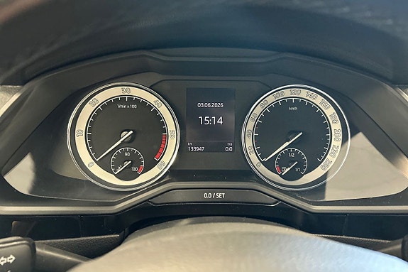 Skoda Superb 16 of 26