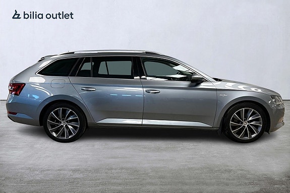 Skoda Superb 5 of 5