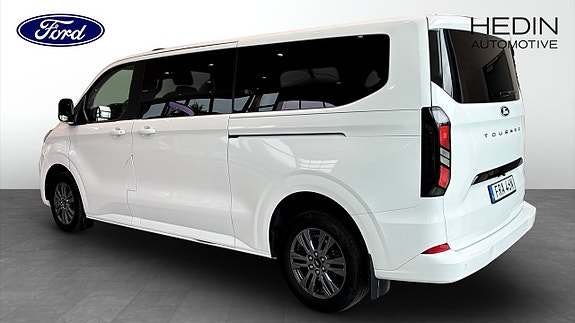 Ford Custom Tourneo 2 of 12