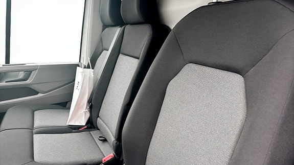 Volkswagen Crafter 8 of 12