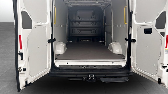 Volkswagen Crafter 12 of 12