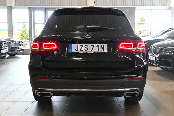 Mercedes-Benz GLC300 de 4 of 5