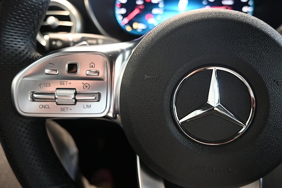 Mercedes-Benz GLC300 de 17 of 24