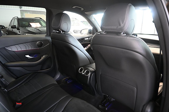 Mercedes-Benz GLC300 de 13 of 24