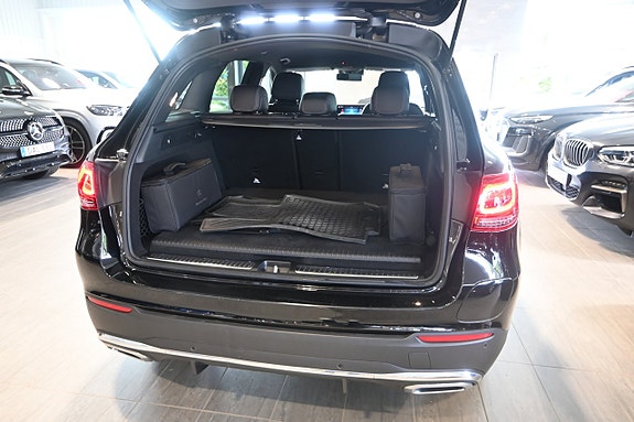 Mercedes-Benz GLC300 de 15 of 24