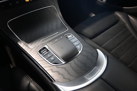 Mercedes-Benz GLC300 de 23 of 24