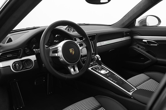Porsche 911 12 of 30