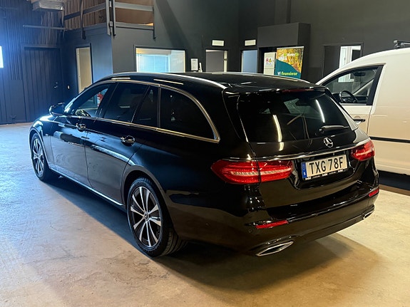 Mercedes-Benz E300 de 7 of 15