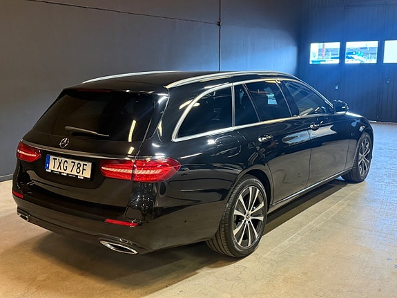 Mercedes-Benz E300 de 5 of 5