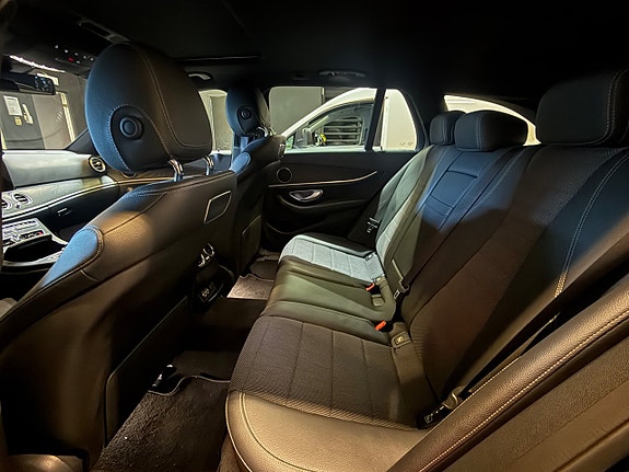 Mercedes-Benz E300 de 15 of 15