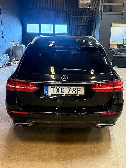 Mercedes-Benz E300 de 6 of 15