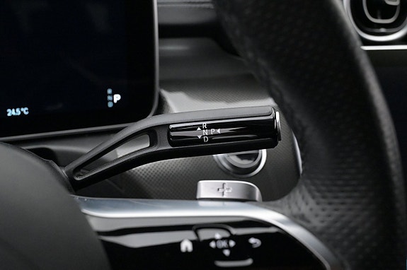 Mercedes-Benz C300 9 of 27