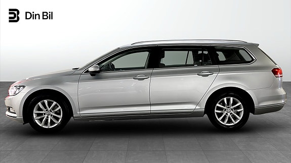 Volkswagen Passat 2 of 5