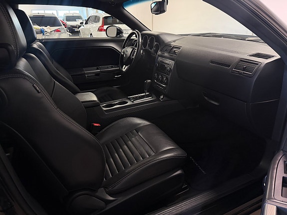 Dodge Challenger 7 of 12