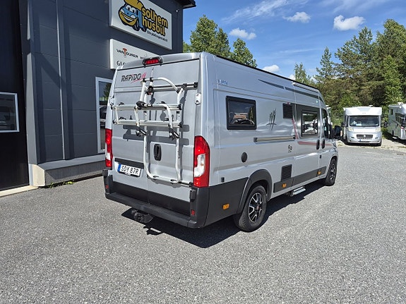 Rapido Van 62 Exklusive 160 hk, automat, fransk säng, dragkrok, kanonfin 6 of 26