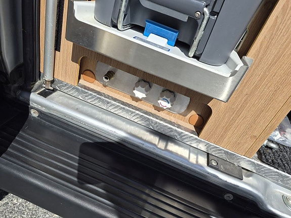 Rapido Van 62 Exklusive 160 hk, automat, fransk säng, dragkrok, kanonfin 8 of 26