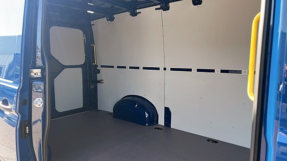 Volkswagen Crafter 11 of 15
