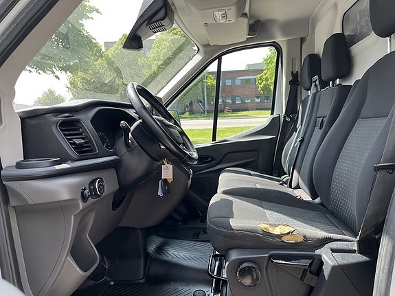 Ford Transit 13 of 17