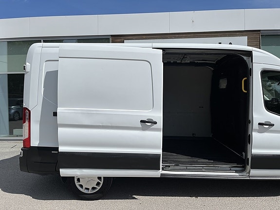 Ford Transit 4 of 5