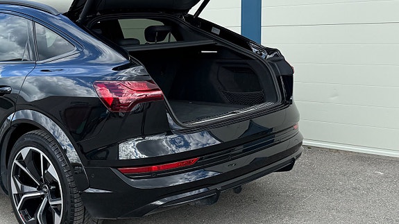 Audi e-tron S 9 of 24