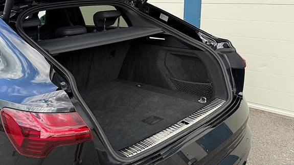 Audi e-tron S 10 of 24