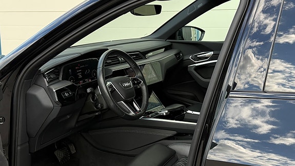 Audi e-tron S 13 of 24