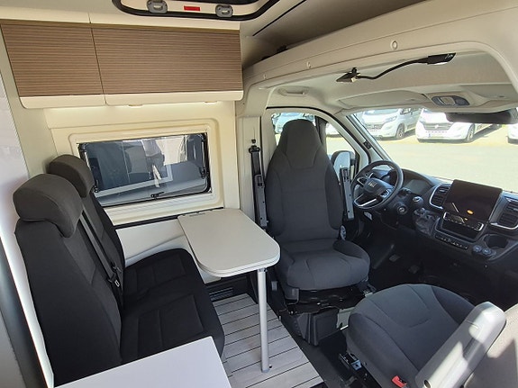 Westfalia Columbus 540 D Pop-up 140 hk, vattenburen dieselvärme, adaptiv farthållare 18 of 21