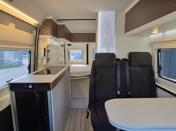Westfalia Columbus 540 D Pop-up 140 hk, vattenburen dieselvärme, adaptiv farthållare 10 of 21