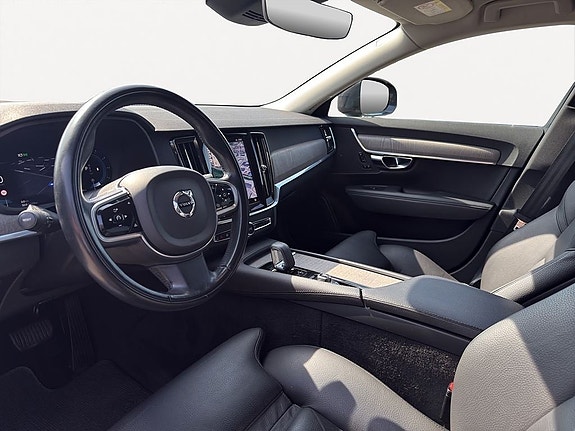 Volvo V90 Cross Country 9 of 24