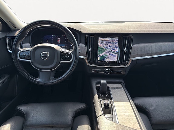 Volvo V90 Cross Country 11 of 24