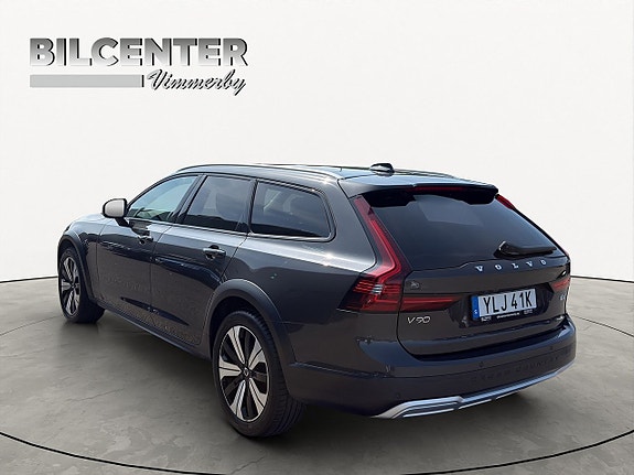 Volvo V90 Cross Country 4 of 24