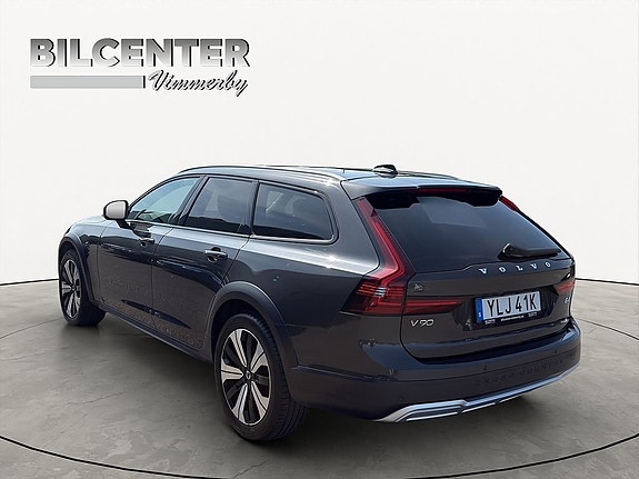Volvo V90 Cross Country 4 of 5