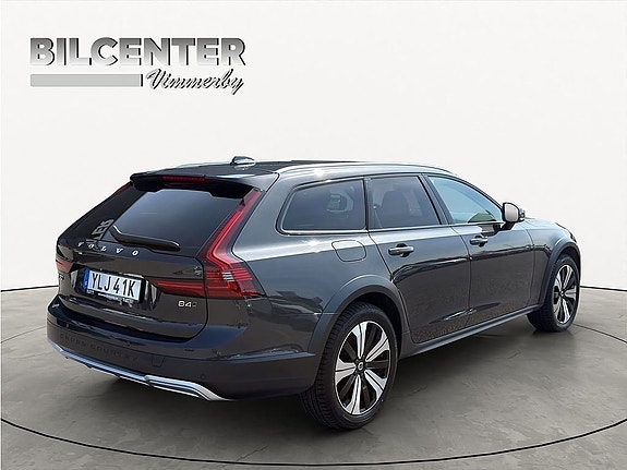 Volvo V90 Cross Country 6 of 24