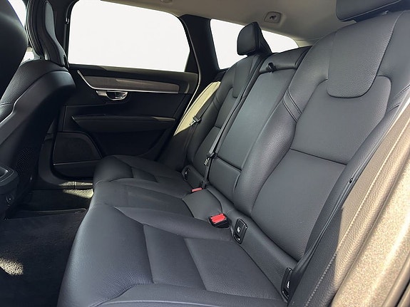 Volvo V90 Cross Country 19 of 24