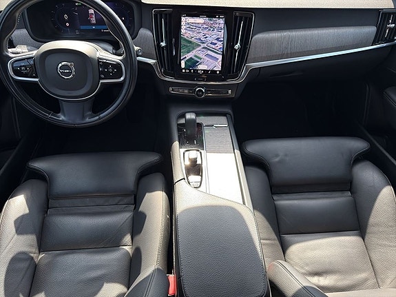 Volvo V90 Cross Country 10 of 24