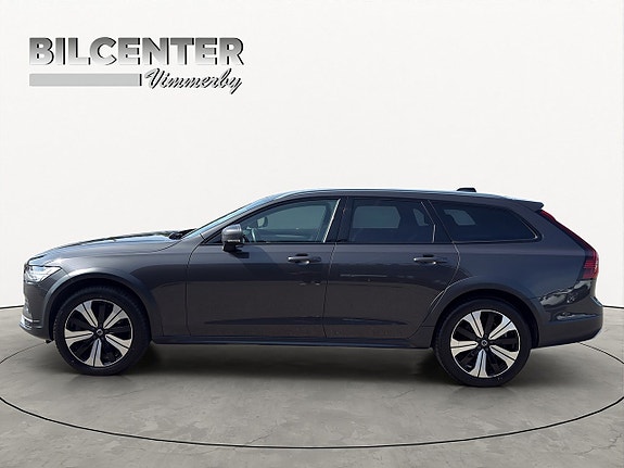 Volvo V90 Cross Country 3 of 24