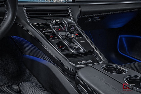 Porsche Panamera Turbo S 17 of 22