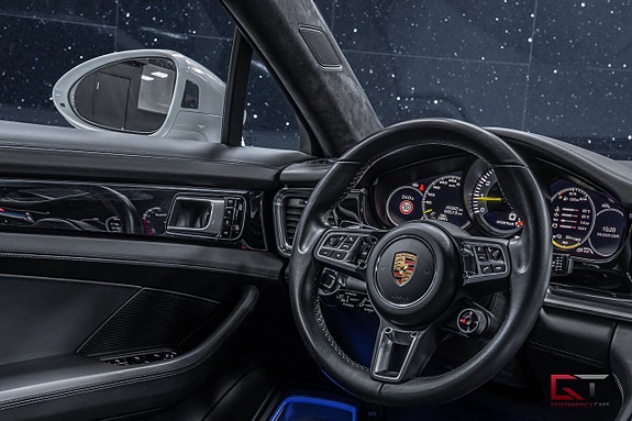 Porsche Panamera Turbo S 21 of 22