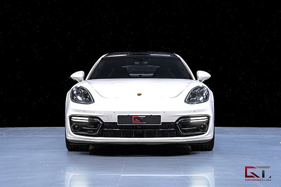 Porsche Panamera Turbo S 3 of 5