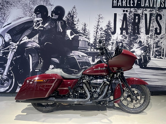 Harley-Davidson Road Glide "Inkommande"
