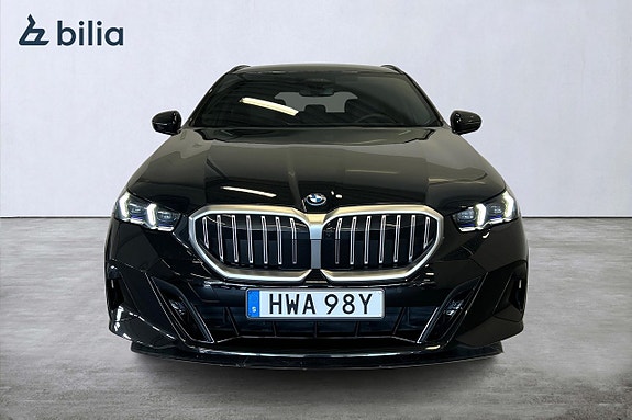 BMW 530e 2 of 22