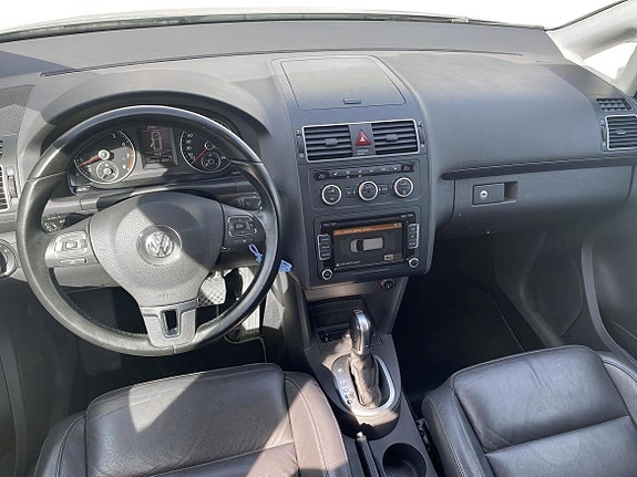 Volkswagen Touran Cross 8 of 12