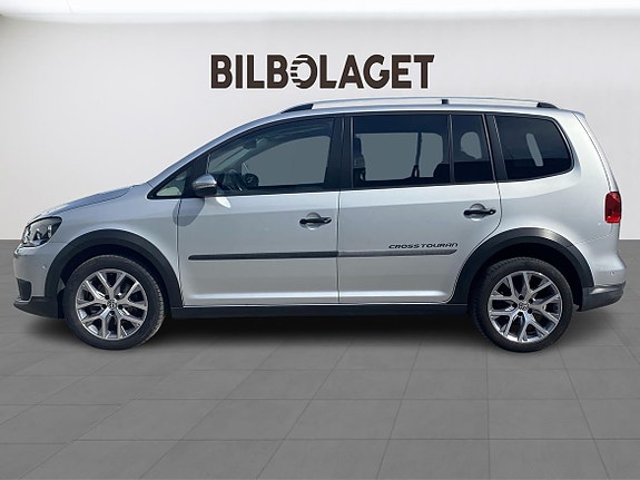 Volkswagen Touran Cross 2 of 12