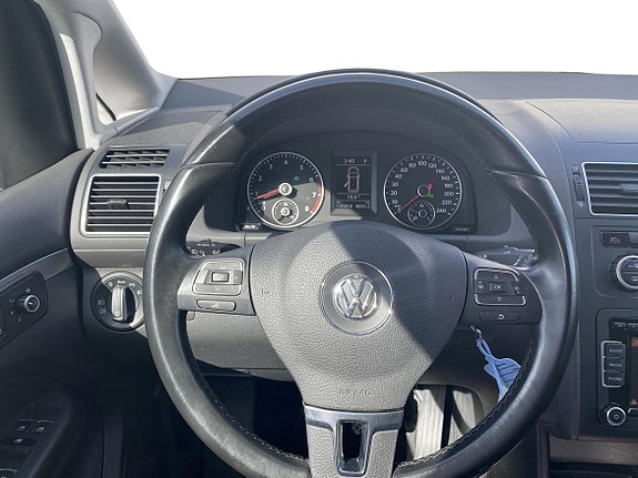 Volkswagen Touran Cross 9 of 12