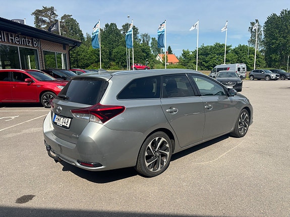Toyota Auris 5 of 5