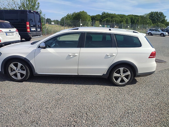 Volkswagen Passat Alltrack 4 of 5