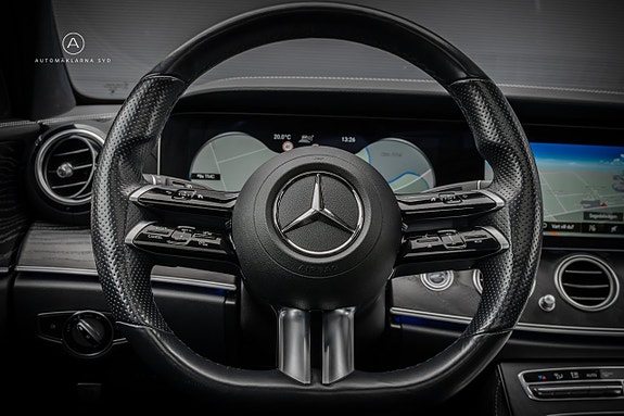 Mercedes-Benz E300 8 of 24