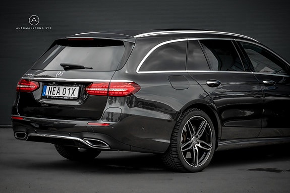 Mercedes-Benz E300 23 of 24
