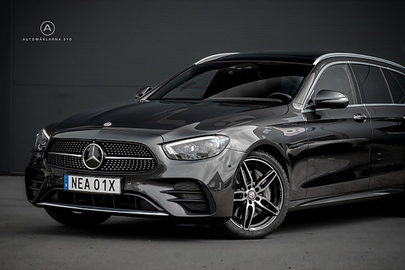 Mercedes-Benz E300 2 of 24
